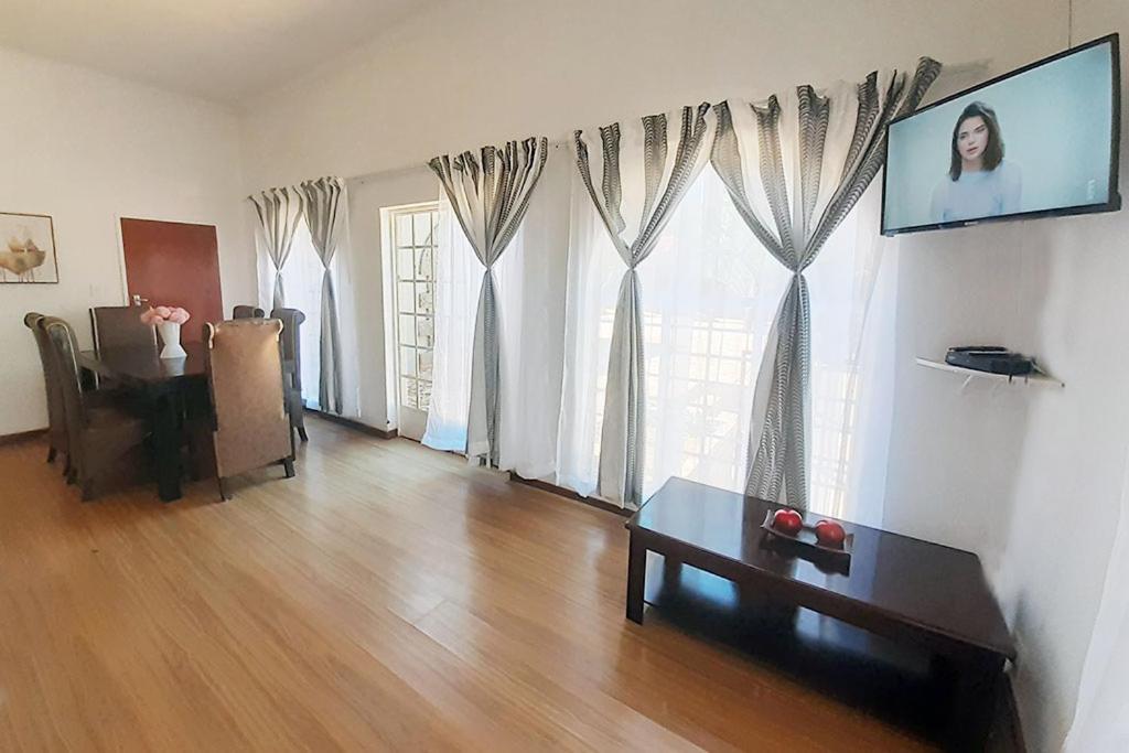 פרטוריה Queens Palace חדר תמונה